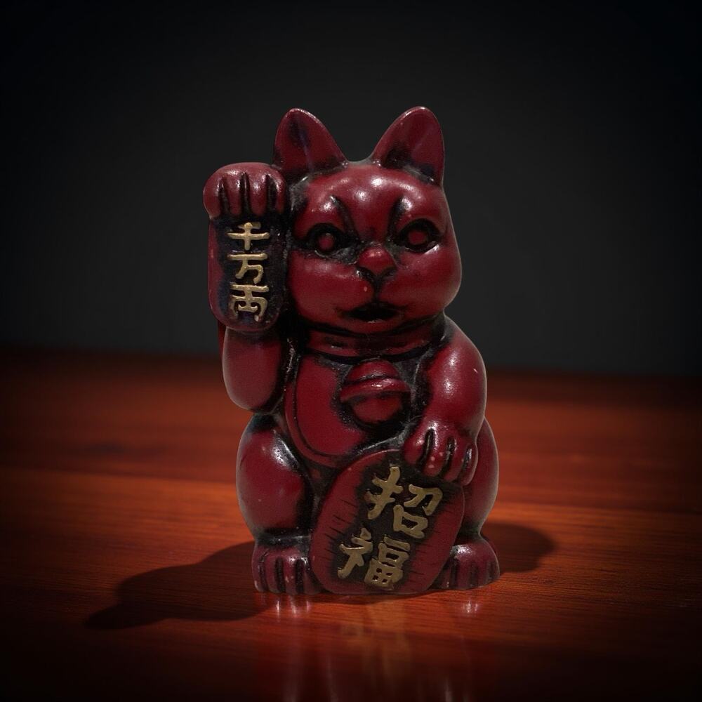 VTG Maneki Neko Red Resin Japanese Tradition 4" Beckoning Lucky Cat Right Hand